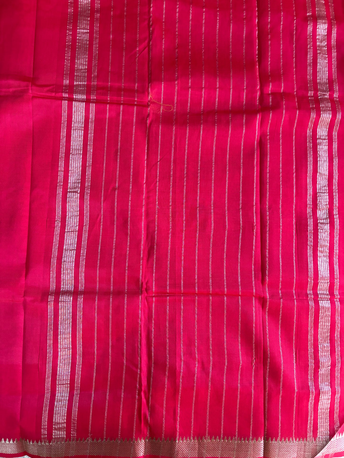 Fuchsia pink Mangalgiri pattu with digital blouse