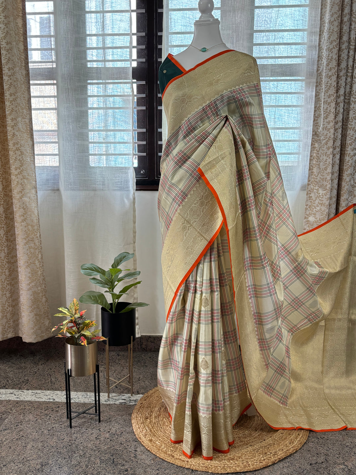 Purple viscose crepe silk saree